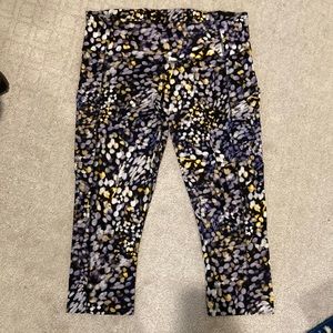Lululemon cropped pattern leggings